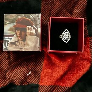 Taylor Swift Red Ring